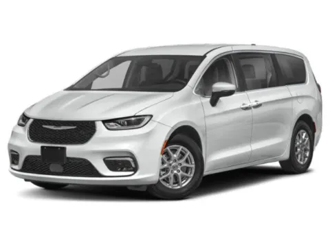 White 2023 Chrysler Pacifica Touring L for sale in Milbank, SD