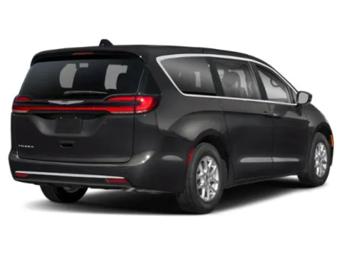 More photos of 2025 Chrysler Pacifica Select at AutoMaxx Chrysler Dodge Jeep Ram, SD