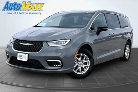 Gray 2025 Chrysler Pacifica Select for sale in Milbank, SD