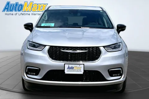 Photos of 2024 Chrysler Pacifica Touring L for sale in Milbank, SD at AutoMaxx Chrysler Dodge Jeep Ram