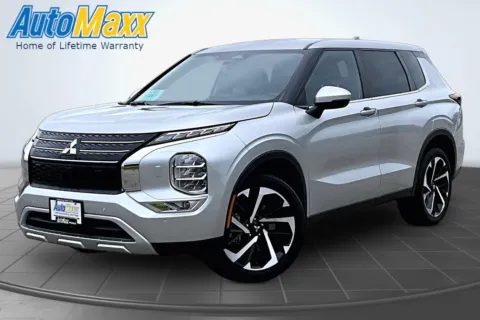 Blue 2024 Mitsubishi Outlander for sale in Milbank, SD
