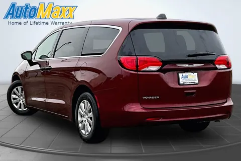 More photos of 2021 Chrysler Voyager L at AutoMaxx Chrysler Dodge Jeep Ram, SD