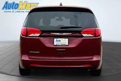More photos of 2021 Chrysler Voyager L at AutoMaxx Chrysler Dodge Jeep Ram, SD