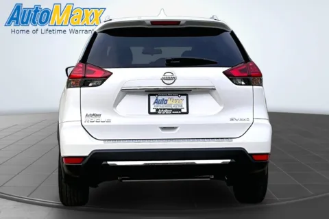 More photos of 2017 Nissan Rogue SV at AutoMaxx Chrysler Dodge Jeep Ram, SD