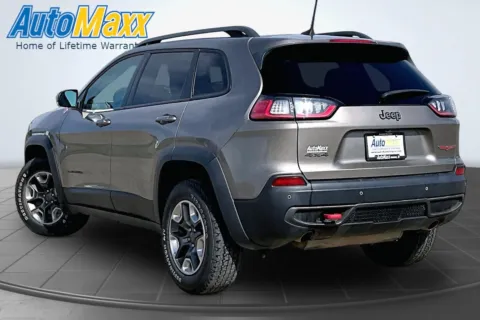 More photos of 2019 Jeep Cherokee Trailhawk at AutoMaxx Chrysler Dodge Jeep Ram, SD