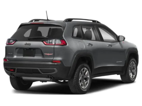 More photos of 2019 Jeep Cherokee Trailhawk at AutoMaxx Chrysler Dodge Jeep Ram, SD