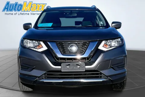 Another view of 2018 Nissan Rogue SV for sale in Lemmon, SD at AutoMaxx of Lemmon