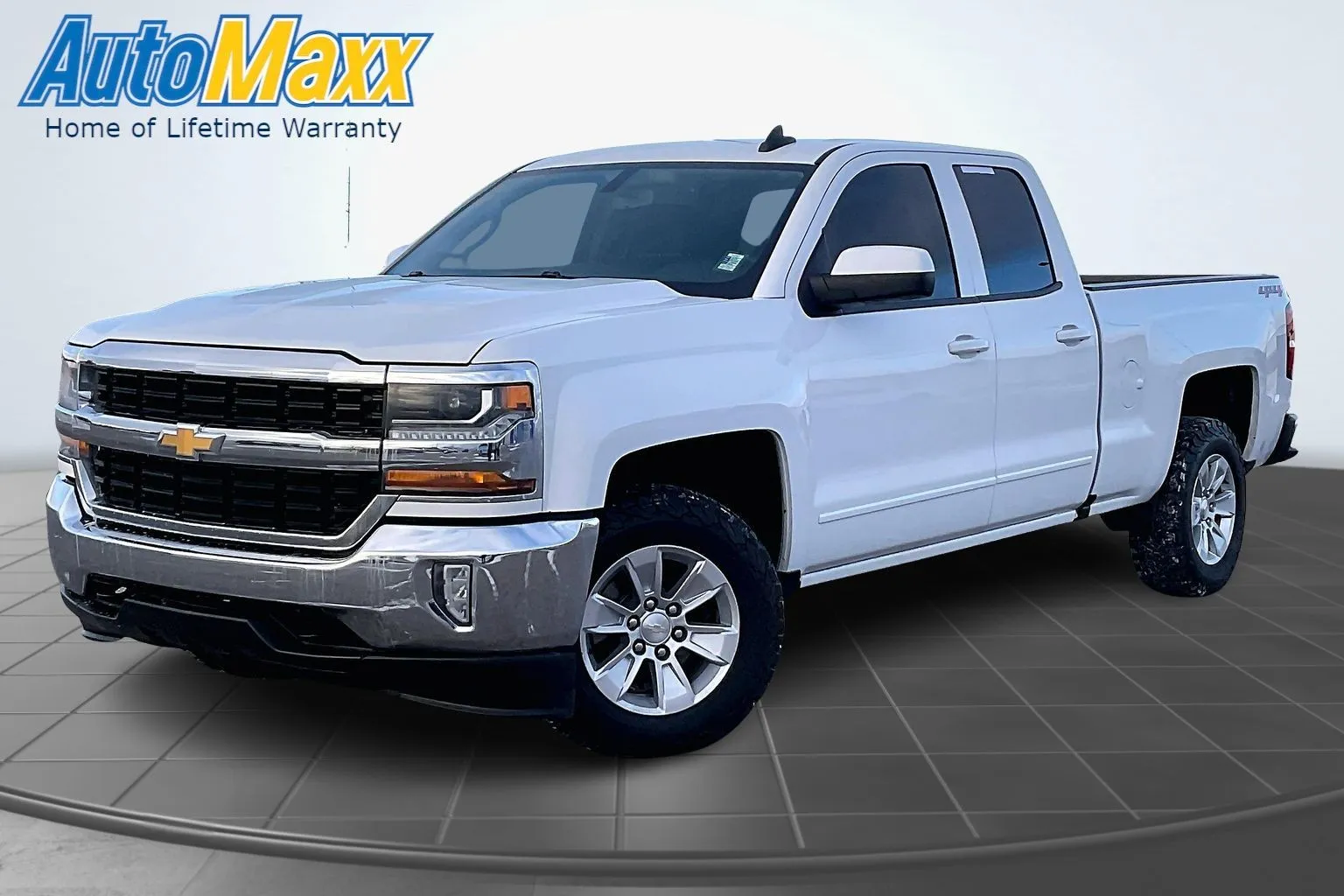 White 2019 Chevrolet Silverado 1500 LD LT for sale in Lemmon, SD