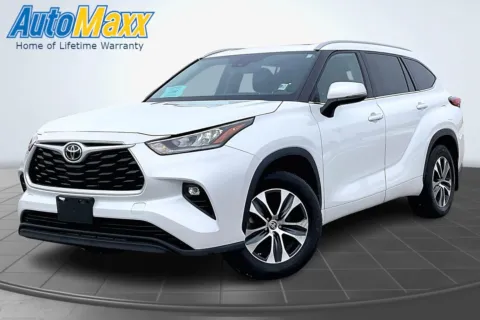 Green 2022 Toyota Highlander XLE for sale in Lemmon, SD