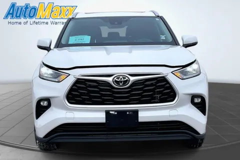 Another view of 2022 Toyota Highlander XLE for sale in Lemmon, SD at AutoMaxx of Lemmon