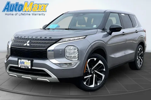 Gray 2022 Mitsubishi Outlander SE for sale in Lemmon, SD