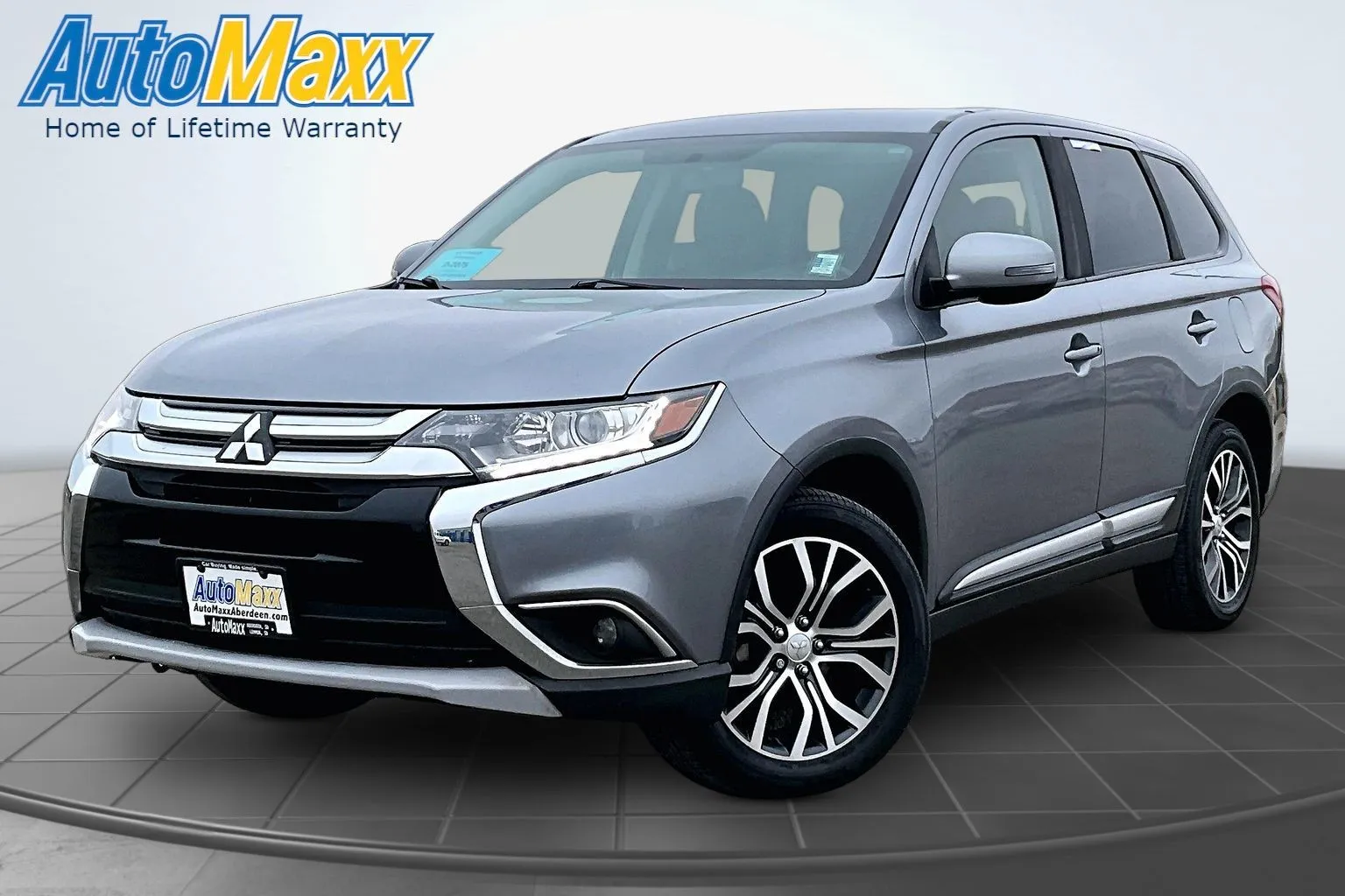 Gray 2017 Mitsubishi Outlander SE for sale in Lemmon, SD