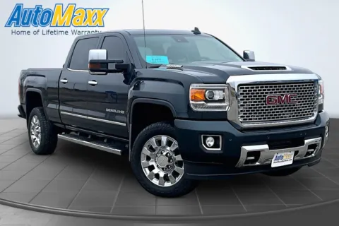 More photos of 2017 GMC Sierra 2500HD Denali at AutoMaxx of Lemmon, SD