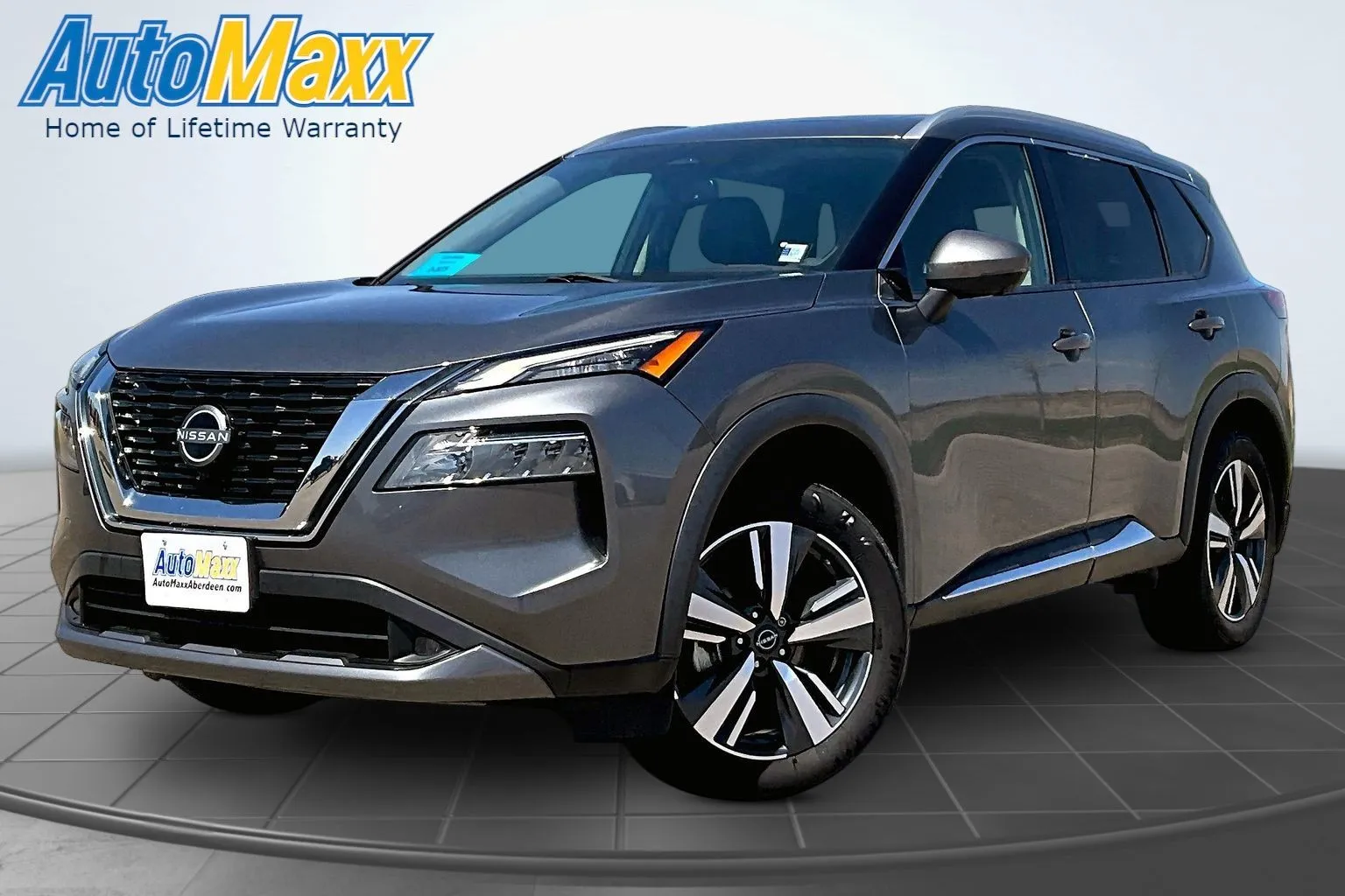 Gray 2022 Nissan Rogue SL for sale in Lemmon, SD