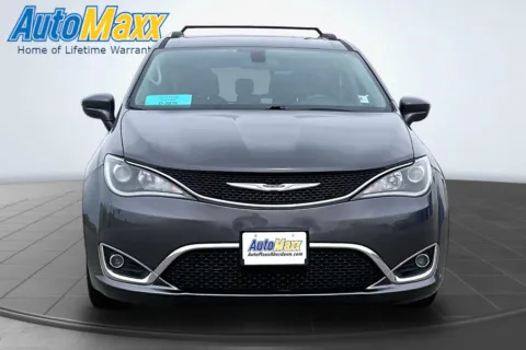 Another view of 2018 Chrysler Pacifica Touring L for sale in Lemmon, SD at AutoMaxx of Lemmon