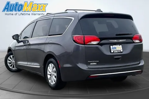 More photos of 2018 Chrysler Pacifica Touring L at AutoMaxx of Lemmon, SD