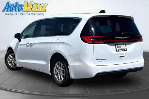 More photos of 2023 Chrysler Pacifica Touring L at AutoMaxx of Lemmon, SD