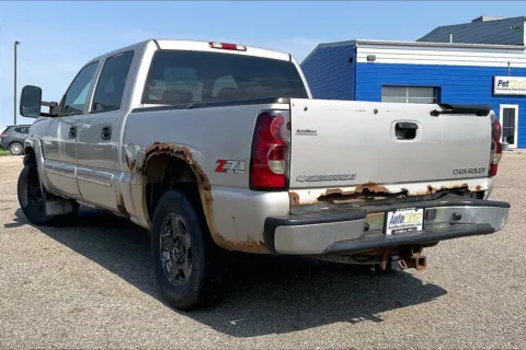 Another view of 2004 Chevrolet Silverado 1500 Z71 for sale in Lemmon, SD at AutoMaxx of Lemmon