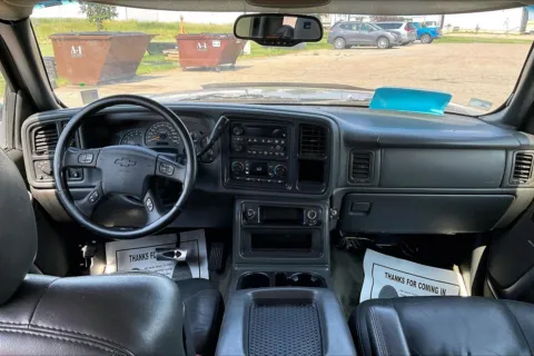 More photos of 2004 Chevrolet Silverado 1500 Z71 at AutoMaxx of Lemmon, SD