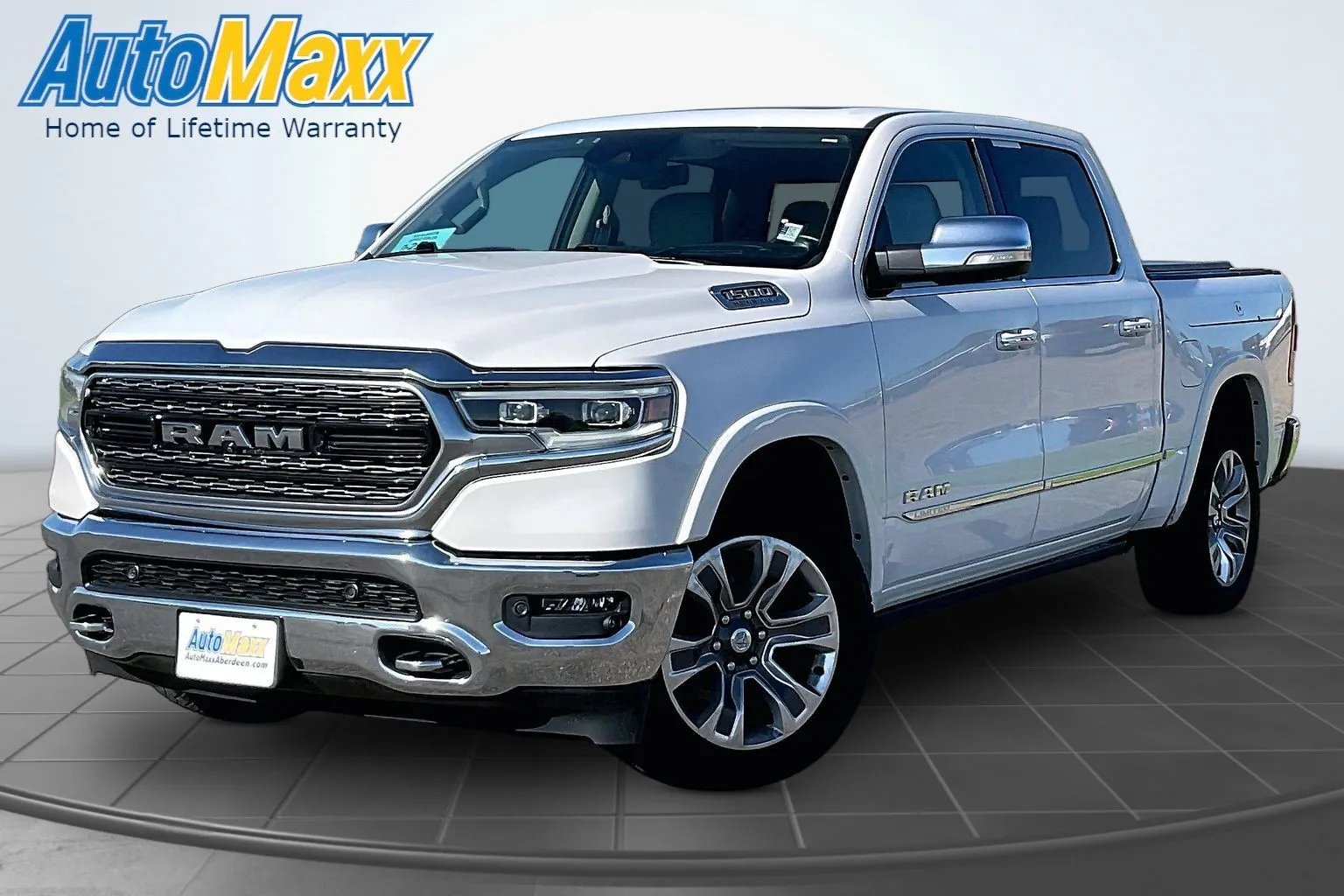 White 2022 Ram 1500 Limited for sale in Lemmon, SD