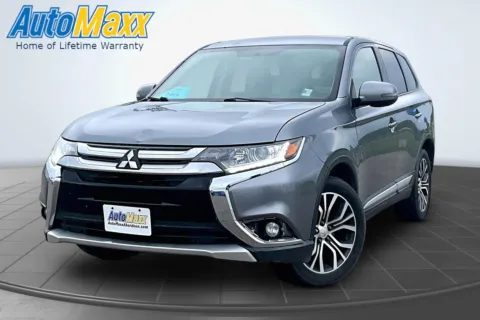 Gray 2018 Mitsubishi Outlander for sale in Lemmon, SD