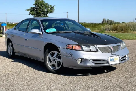 Photos of 2005 Pontiac Bonneville SE for sale in Lemmon, SD at AutoMaxx of Lemmon