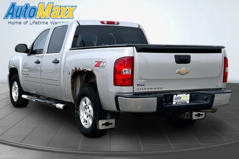 More photos of 2009 Chevrolet Silverado 1500 LT at AutoMaxx of Lemmon, SD