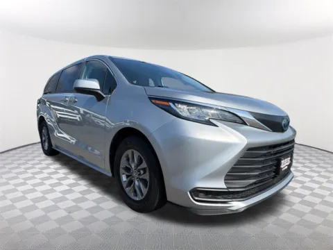 Another view of 2021 Toyota Sienna LE for sale in Newnan, GA at Southtowne Hyundai of Newnan