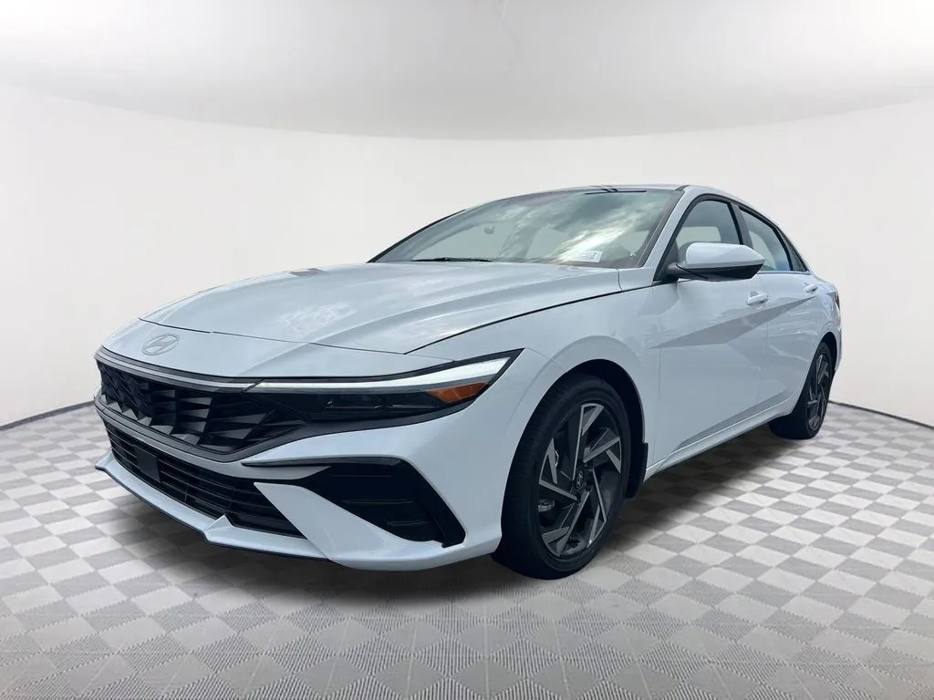 White 2025 Hyundai Elantra SEL Convenience for sale in Newnan, GA