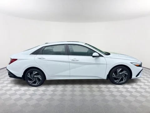 More photos of 2025 Hyundai Elantra SEL Convenience at Southtowne Hyundai of Newnan, GA