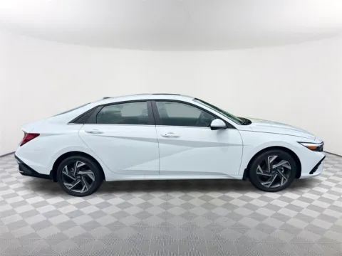 More photos of 2025 Hyundai Elantra SEL Convenience at Southtowne Hyundai of Newnan, GA