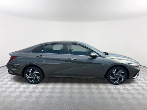 More photos of 2025 Hyundai Elantra Hybrid Limited at Southtowne Hyundai of Newnan, GA
