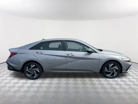 More photos of 2025 Hyundai Elantra Hybrid SEL Sport at Southtowne Hyundai of Newnan, GA