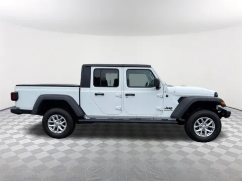 More photos of 2020 Jeep Gladiator Sport at Southtowne Hyundai of Newnan, GA