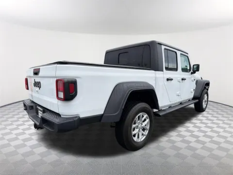 More photos of 2020 Jeep Gladiator Sport at Southtowne Hyundai of Newnan, GA