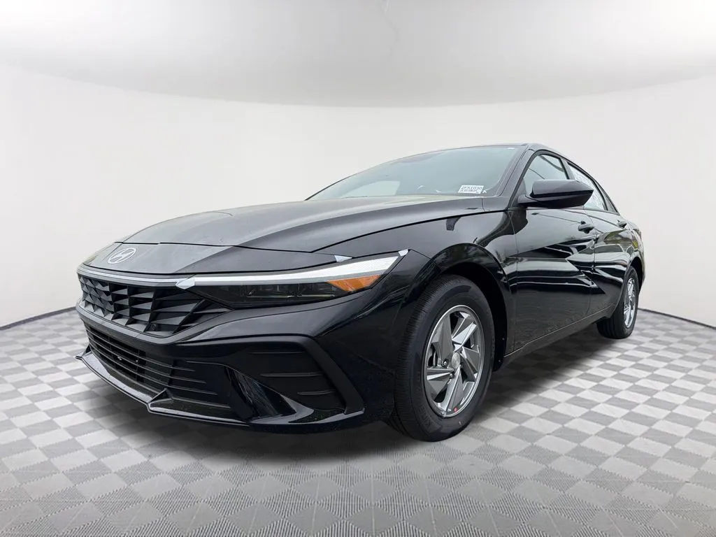 Black 2026 Hyundai Elantra SE for sale in Newnan, GA