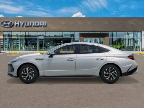 Another view of 2026 Hyundai Sonata Hybrid Blue for sale in Newnan, GA at Southtowne Hyundai of Newnan