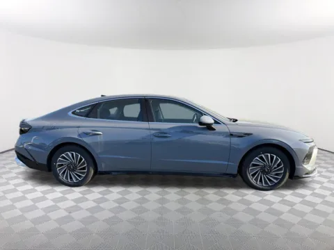 More photos of 2026 Hyundai Sonata Hybrid SEL at Southtowne Hyundai of Newnan, GA