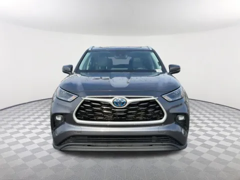 Photos of 2023 Toyota Highlander Hybrid XLE for sale in Newnan, GA at Southtowne Hyundai of Newnan