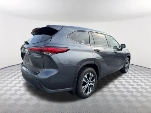 More photos of 2023 Toyota Highlander Hybrid XLE at Southtowne Hyundai of Newnan, GA