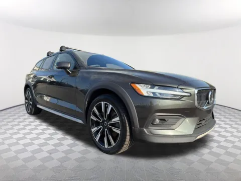 More photos of 2021 Volvo V60 Cross Country T5 at Southtowne Hyundai of Newnan, GA