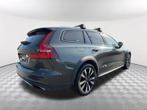 More photos of 2021 Volvo V60 Cross Country T5 at Southtowne Hyundai of Newnan, GA