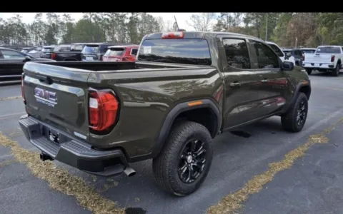 More photos of 2024 GMC Canyon Elevation at Southtowne Hyundai of Newnan, GA