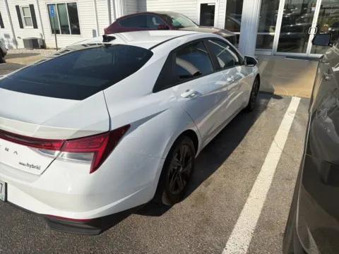 More photos of 2023 Hyundai Elantra Hybrid Blue at Southtowne Hyundai of Newnan, GA