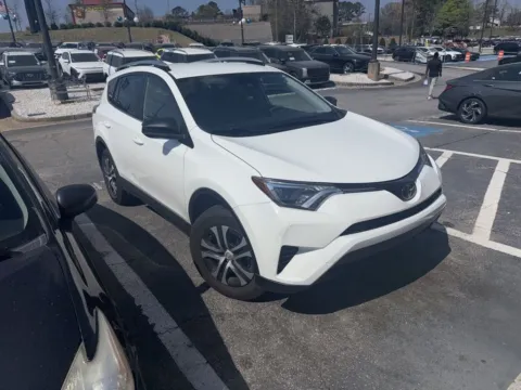 More photos of 2018 Toyota RAV4 LE at Southtowne Hyundai of Newnan, GA