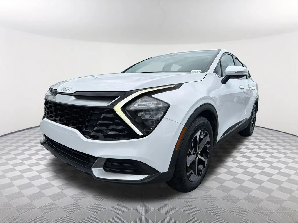 White 2023 Kia Sportage EX for sale in Newnan, GA