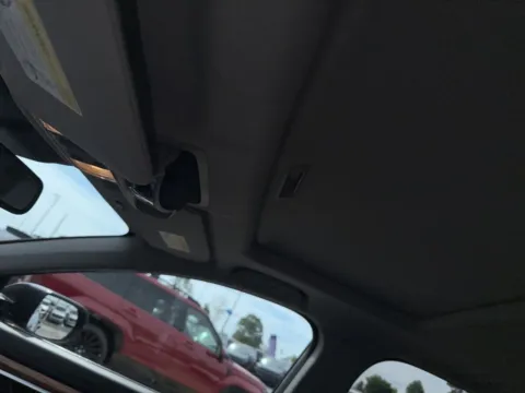 More photos of 2018 Honda CR-V Touring at Southtowne Hyundai of Newnan, GA