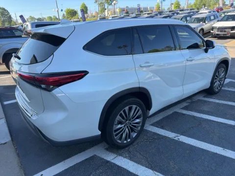 More photos of 2020 Toyota Highlander Platinum at Southtowne Hyundai of Newnan, GA