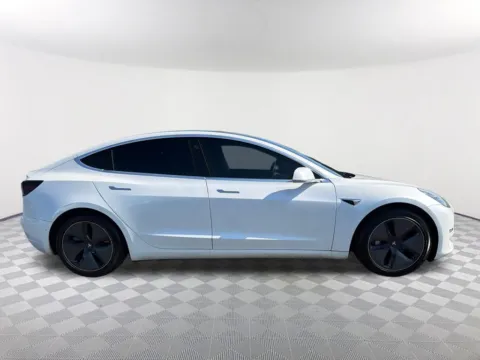 More photos of 2020 Tesla Model 3 Standard Range Plus at Southtowne Hyundai of Newnan, GA