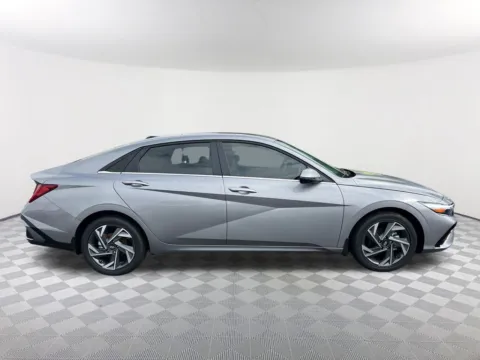More photos of 2025 Hyundai Elantra Limited at Southtowne Hyundai of Newnan, GA